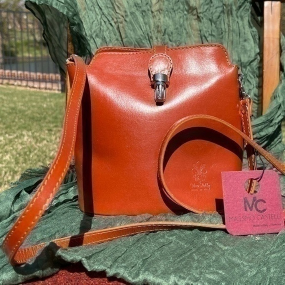 Tan Massimo Caselli small purse/handbag. Good condition.